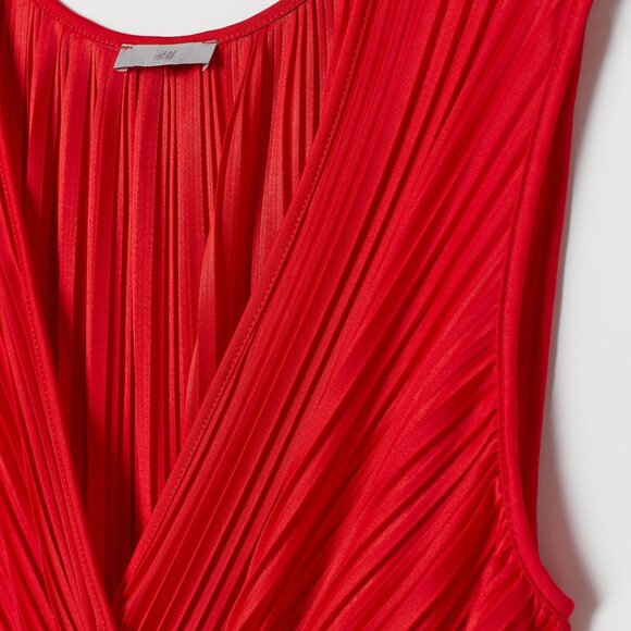 Vibrant Red H&M Sleeveless Top Deep V & Tie Waist - Picture 3 of 4